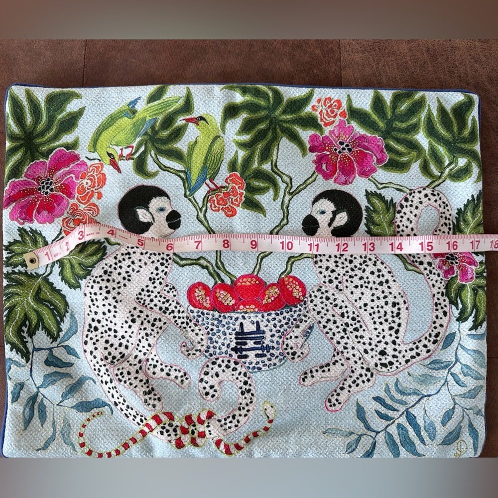 Tropical Monkey Pillowcase with Floral Design - White Lotus - Picture 5 of 6
